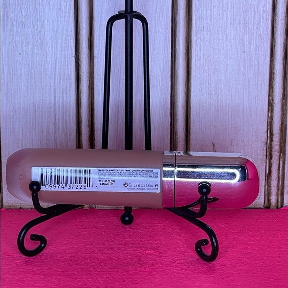 Revlon Ultra HD Matte Lipcolor Metallic •GLOW 5/$25 - Picture 7 of 13